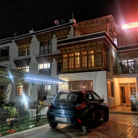 Gangs-Shun Homestay Leh Buitenkant foto