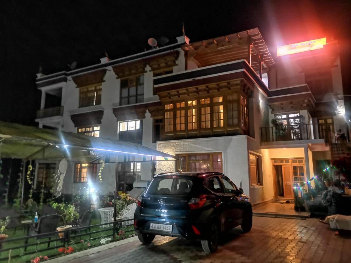 Gangs-Shun Homestay Leh Buitenkant foto